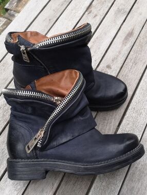 A.S.98 navy leather ankle boots